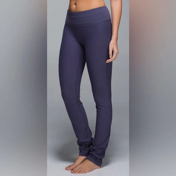 LULULEMON Skinny Groove Pant - Full-On Luon in Nightfall - Picture 1 of 8